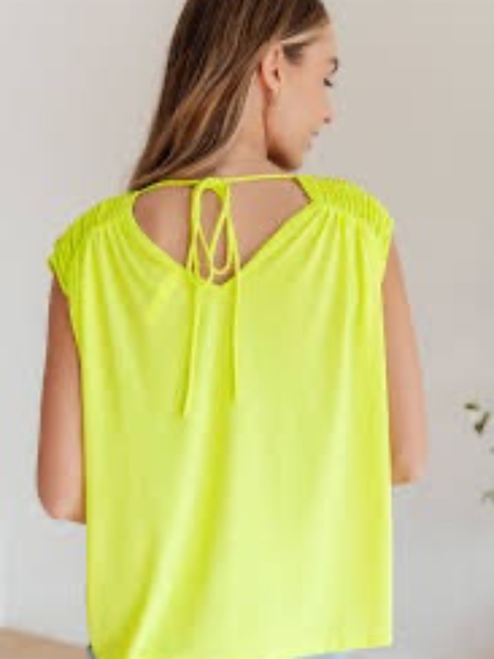 New Dear Scarlett Women's Sleeveless Top Ruched Shoulders Cap Sleeve Yellow - Picture 2 of 4